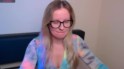 Mia online show from October 10, 6:56 am