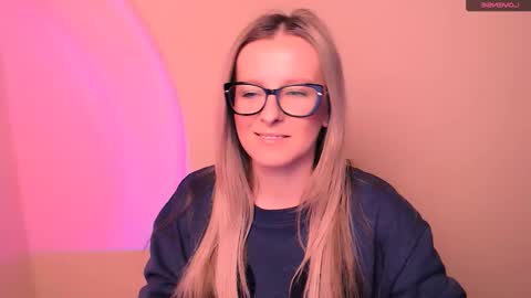 Mia online show from February 15, 5:20 pm