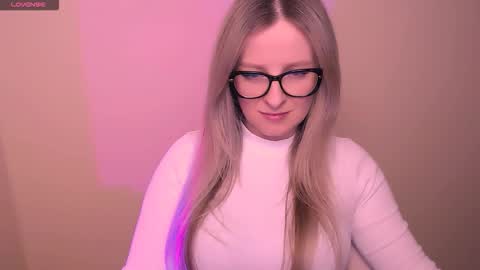 Mia online show from March 13, 6:58 pm