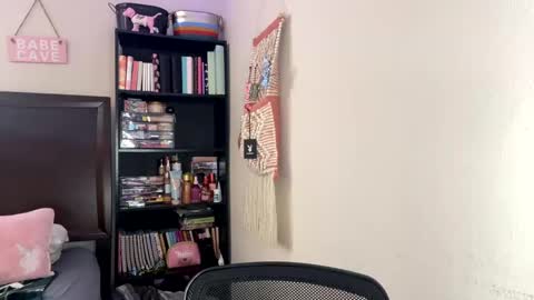 Snapshot of vanillapuddingpie chatting on September 9, 4:50 pm vanillapuddingpie online show from September 9, 4:50 pm