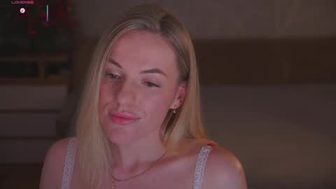 Sophie online show from January 7, 1:52 am