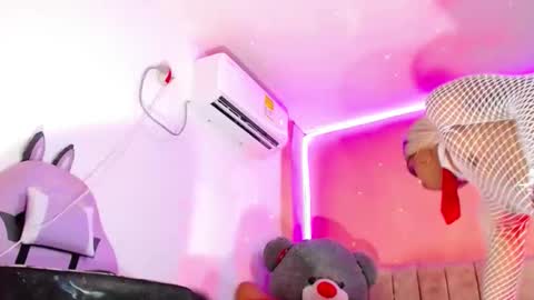 Snapshot of vannesa01 chatting on January 19, 2:47 am vannesa01 online show from January 19, 2:47 am