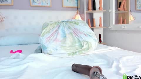 vannia smith  online show from February 25, 1:10 pm