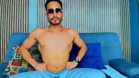 Snapshot of vans_ross chatting on February 4, 7:31 pm Vans Ross online show from February 4, 7:31 pm