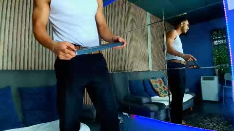 Snapshot of vans_ross chatting on February 6, 7:17 pm Vans Ross online show from February 6, 7:17 pm