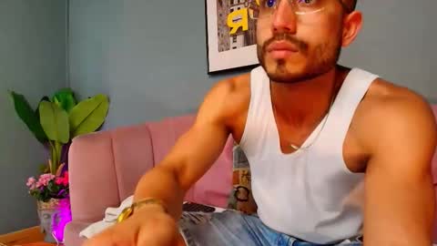 Snapshot of vans_ross chatting on February 7, 7:17 pm Vans Ross online show from February 7, 7:17 pm