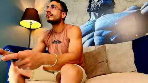 Snapshot of vans_ross chatting on February 26, 7:35 pm Vans Ross online show from February 26, 7:35 pm