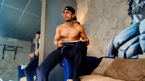 Snapshot of vans_ross chatting on February 27, 7:47 pm Vans Ross online show from February 27, 7:47 pm