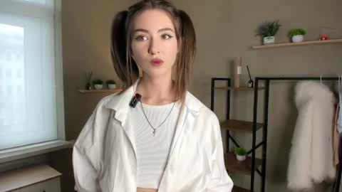 Charline online show from April 19, 10:03 am