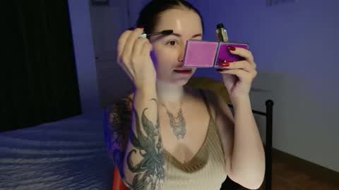 vaolietkat online show from December 17, 8:20 am