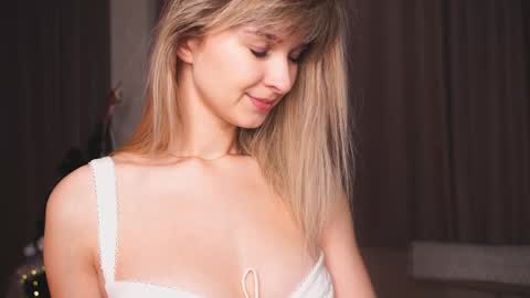 Heeeeey Im Hanna the art of tease  online show from December 28, 3:59 pm