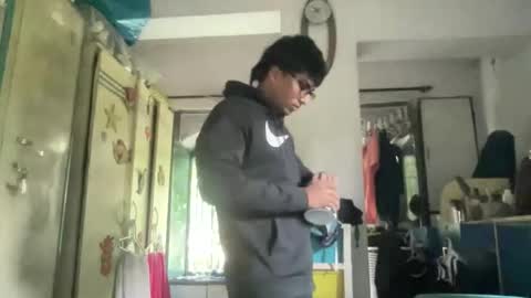 Snapshot of varun_00707 chatting on November 18, 3:23 am varun_00707 online show from November 18, 3:23 am