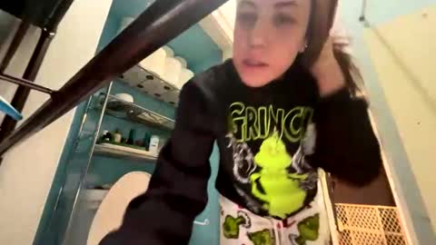 vaua089 online show from December 3, 1:02 am