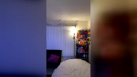 Vault Slut 111  online show from April 18, 9:24 am