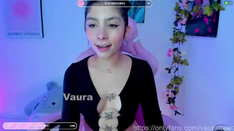 Snapshot of vaura222 chatting on February 22, 2:28 am vaura222 online show from February 22, 2:28 am