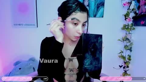 Snapshot of vaura222 chatting on March 8, 12:22 am vaura222 online show from March 8, 12:22 am