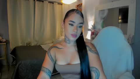 Vayolett Bass online show from February 10, 6:06 am