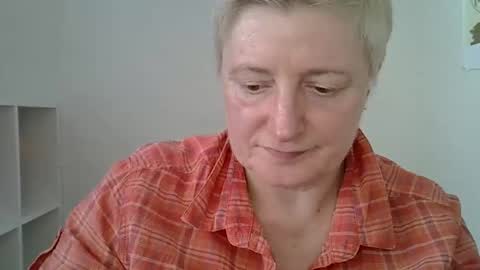 vea_motty online show from March 10, 1:05 pm