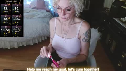 Snapshot of veafreeze chatting on December 17, 5:57 am veafreeze online show from December 17, 5:57 am