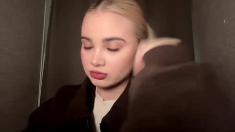 Monika online show from December 16, 1:05 pm