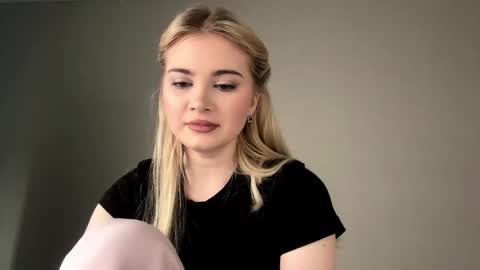 Monika online show from February 17, 1:07 pm