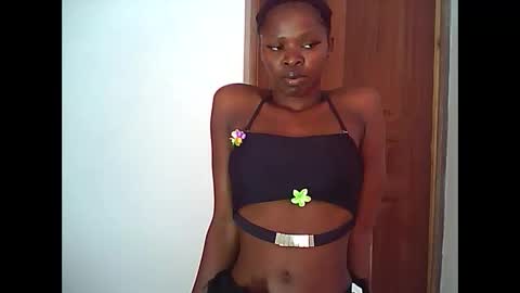 Snapshot of vee353123 chatting on May 27, 9:17 am Vee online show from May 27, 9:17 am
