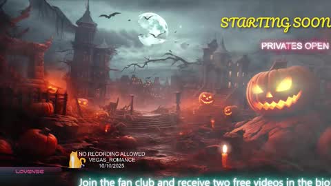 Snapshot of vegas_romance chatting on October 11, 12:10 am vegas_romance online show from October 11, 12:10 am