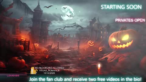 Snapshot of vegas_romance chatting on October 15, 1:39 am vegas_romance online show from October 15, 1:39 am