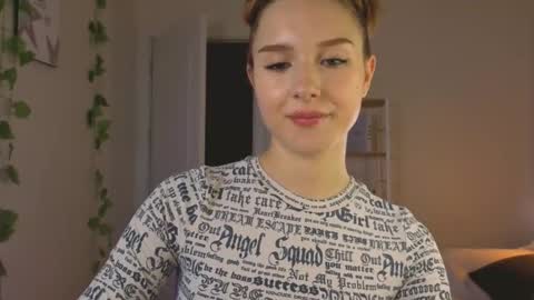 Snapshot of vegas_v chatting on September 12, 3:12 pm Maria online show from September 12, 3:12 pm