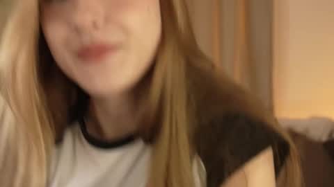 Snapshot of vegas_v chatting on November 10, 1:21 pm Maria online show from November 10, 1:21 pm