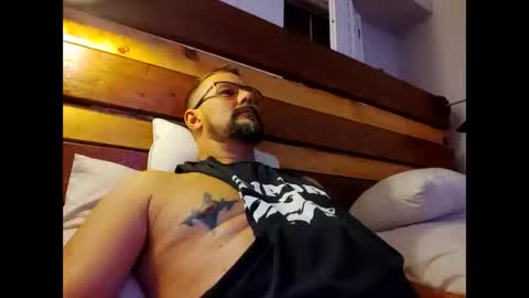 Snapshot of vegasdadbod chatting on October 27, 8:40 am vegasdadbod online show from October 27, 8:40 am