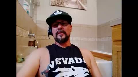 Snapshot of vegasdadbod chatting on January 11, 9:53 pm vegasdadbod online show from January 11, 9:53 pm
