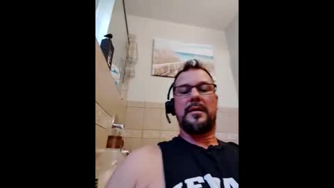 Snapshot of vegasdadbod chatting on February 8, 7:39 pm vegasdadbod online show from February 8, 7:39 pm