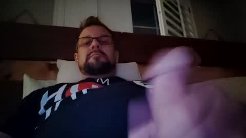 Snapshot of vegasdadbod chatting on June 18, 8:25 am vegasdadbod online show from June 18, 8:25 am