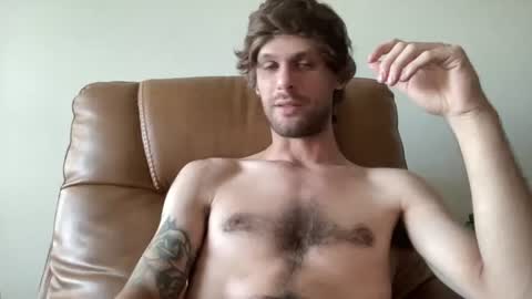 Snapshot of vegassangel chatting on July 28, 1:01 am Joeyyy online show from July 28, 1:01 am