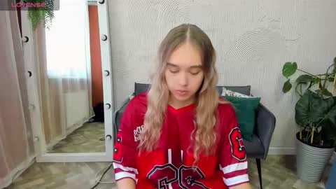 Snapshot of vel1ka chatting on September 19, 9:43 am Barbara online show from September 19, 9:43 am