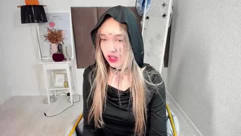 Snapshot of vel1ka chatting on October 28, 10:08 am Barbara online show from October 28, 10:08 am