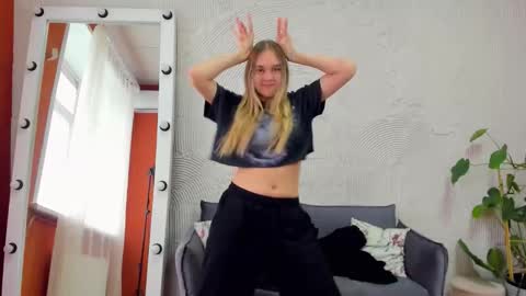 Snapshot of vel1ka chatting on November 7, 6:57 am Barbara online show from November 7, 6:57 am