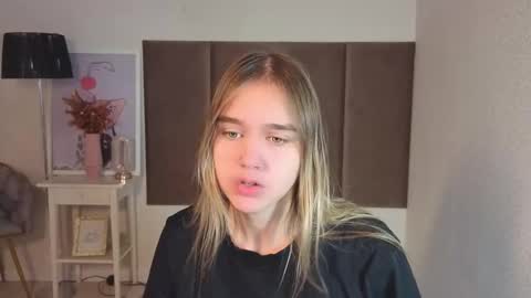 Snapshot of vel1ka chatting on December 1, 4:39 am Barbara online show from December 1, 4:39 am