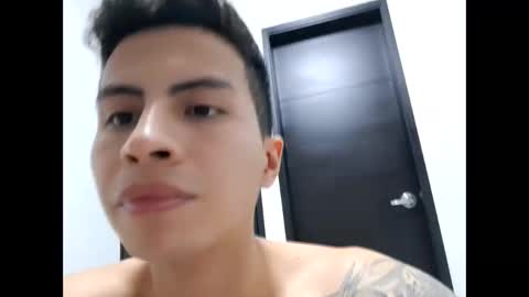 Snapshot of velk_hot1 chatting on January 13, 1:56 am velk_hot1 online show from January 13, 1:56 am