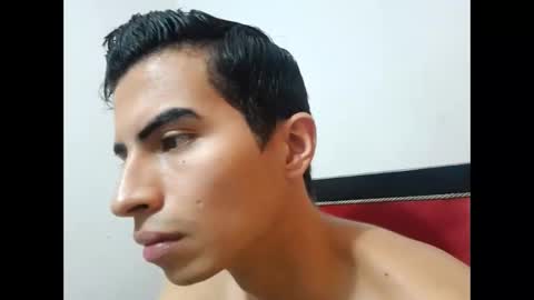 Snapshot of velk_hot1 chatting on February 12, 7:24 pm velk_hot1 online show from February 12, 7:24 pm