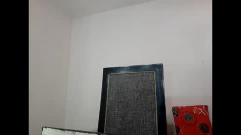 Snapshot of velk_hot1 chatting on March 6, 6:48 pm velk_hot1 online show from March 6, 6:48 pm