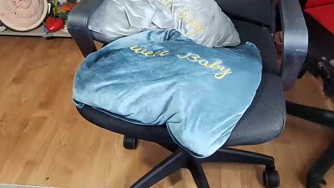 Im VelaI will be Christmas and New Year with my family December 22 to January 13 I will miss you guys. online show from December 21, 4:30 am