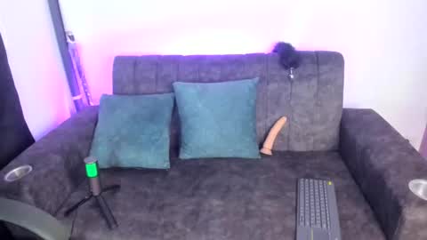 velmoon online show from November 11, 6:41 pm