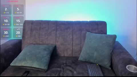 velmoon online show from April 1, 7:44 pm