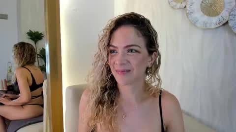 Velora online show from November 18, 3:01 am