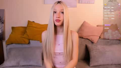 Hi im Hannah online show from March 18, 5:54 am