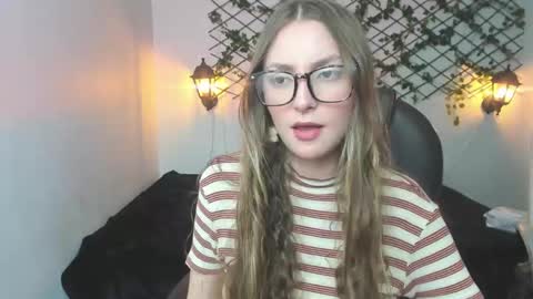 Sophi  online show from March 26, 12:17 am