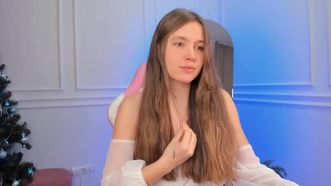 Snapshot of velvet_cherry chatting on December 17, 4:43 pm velvet_cherry online show from December 17, 4:43 pm