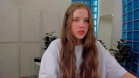 Snapshot of velvet_cherry chatting on March 11, 6:19 pm velvet_cherry online show from March 11, 6:19 pm